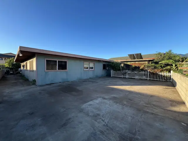 Listing Image for 384 S Mokapu St 2 of 2