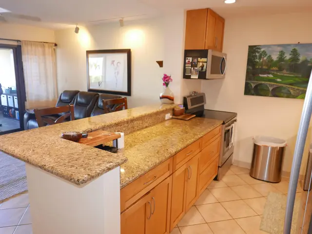 Listing Image for 4007 Lower Honoapiilani Rd 114 10 of 38