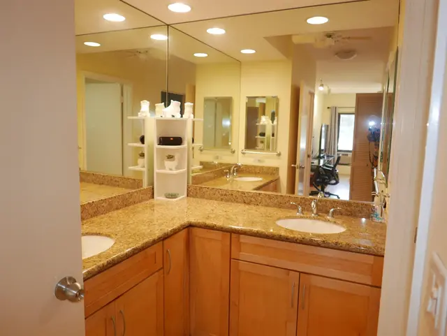 Listing Image for 4007 Lower Honoapiilani Rd 114 19 of 38