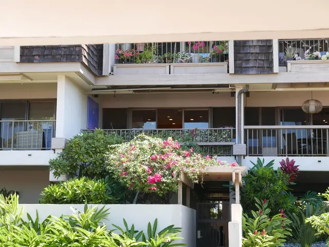 Listing Image for 4007 Lower Honoapiilani Rd 114 25 of 38