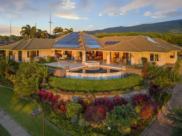 Listing Image for 33 E Mahi Pua Pl 1 of 46