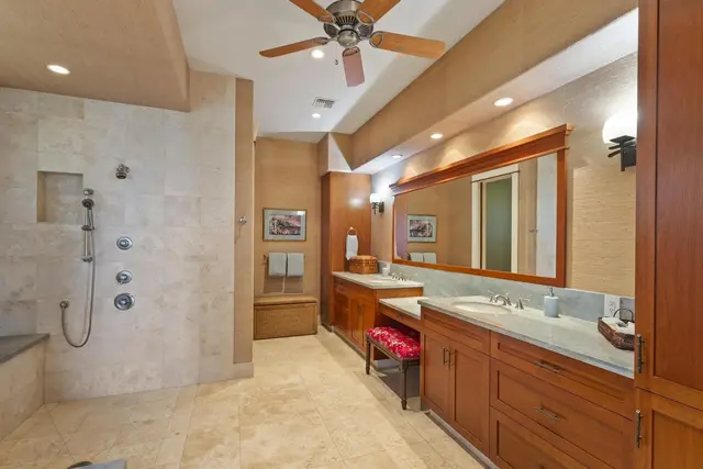 Listing Image for 33 E Mahi Pua Pl 25 of 46