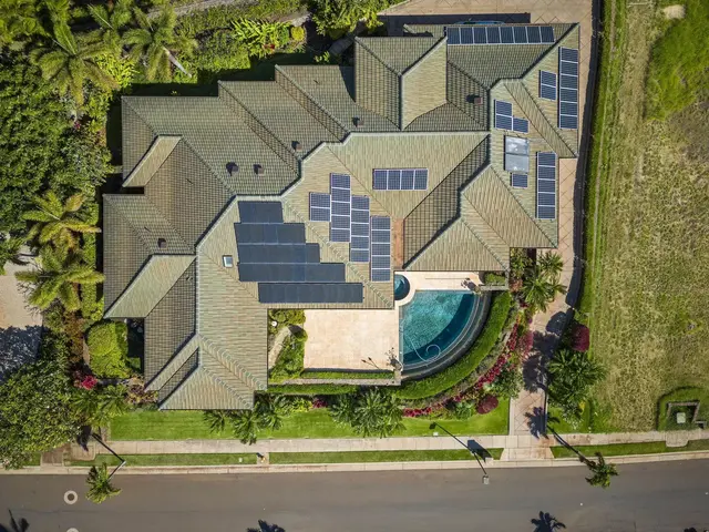 Listing Image for 33 E Mahi Pua Pl 32 of 46