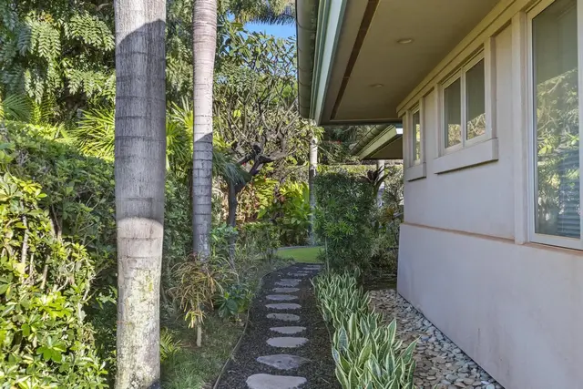 Listing Image for 33 E Mahi Pua Pl 35 of 46