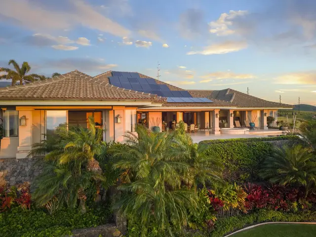 Listing Image for 33 E Mahi Pua Pl 6 of 46
