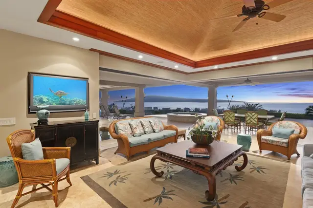 Listing Image for 33 E Mahi Pua Pl 8 of 46