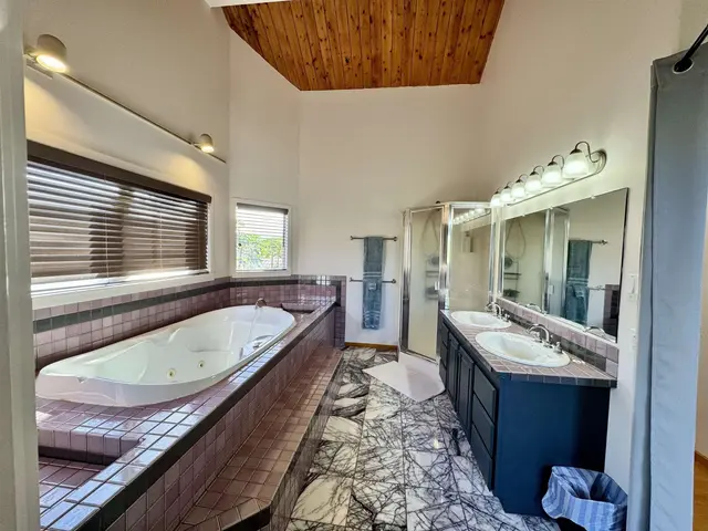 Listing Image for 126 Kaiaka Rd 30 of 49