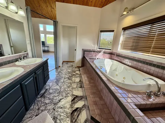 Listing Image for 126 Kaiaka Rd 32 of 49