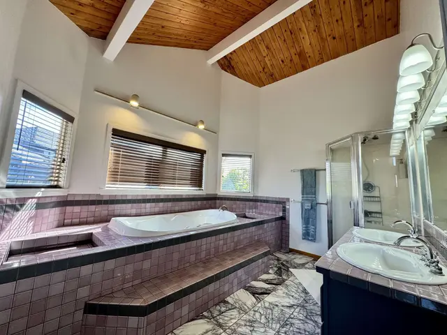 Listing Image for 126 Kaiaka Rd 33 of 49