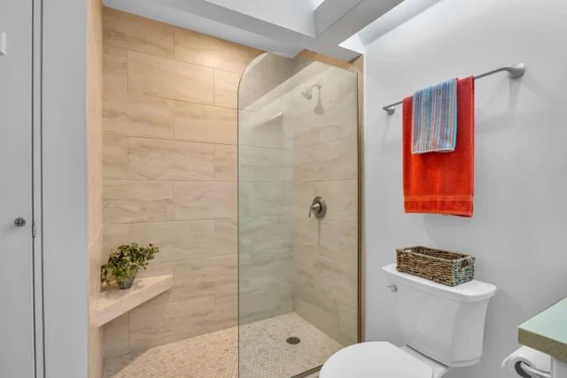 Listing Image for 50 Puu Anoano St 1803 27 of 40