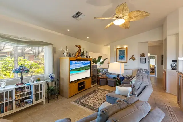 Listing Image for 12 Coral Pl 14 of 50
