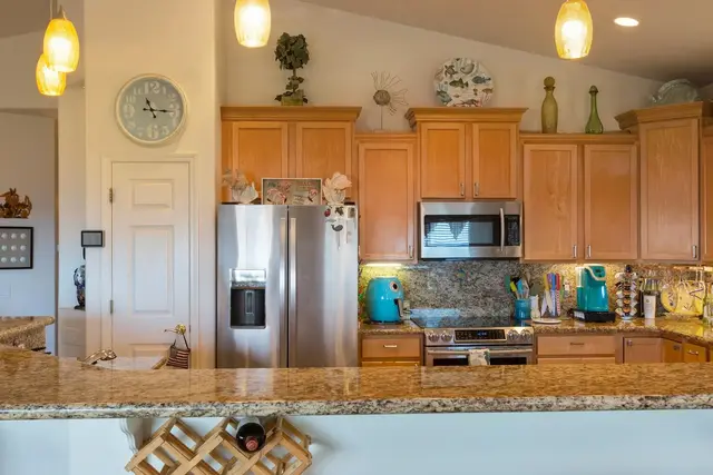 Listing Image for 12 Coral Pl 17 of 50
