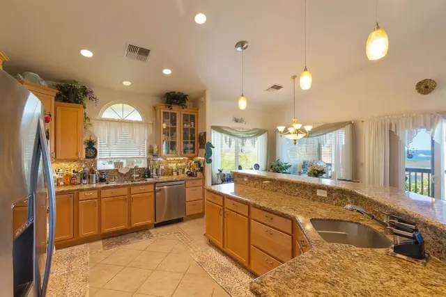 Listing Image for 12 Coral Pl 22 of 50
