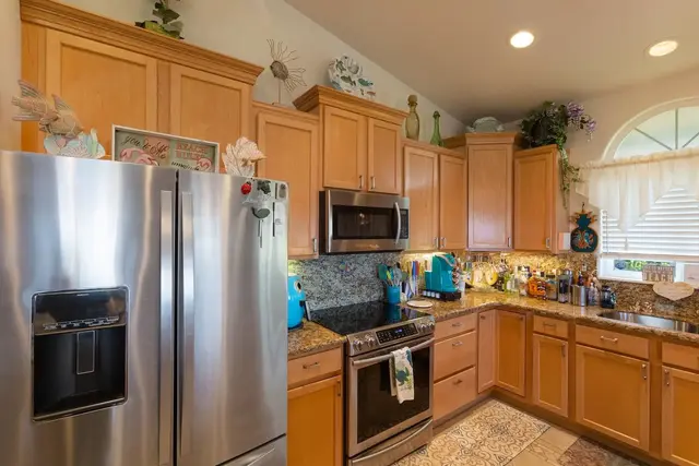 Listing Image for 12 Coral Pl 23 of 50