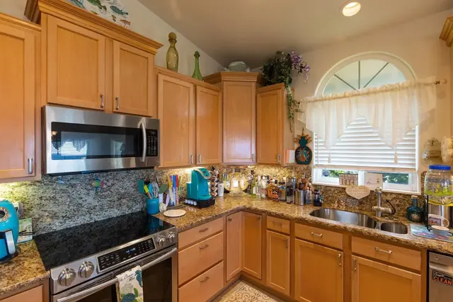 Listing Image for 12 Coral Pl 24 of 50