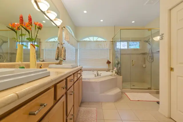 Listing Image for 12 Coral Pl 33 of 50