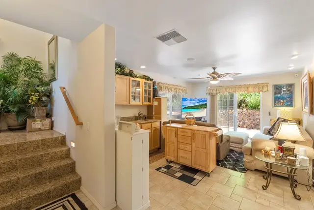 Listing Image for 12 Coral Pl 36 of 50