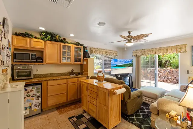 Listing Image for 12 Coral Pl 37 of 50
