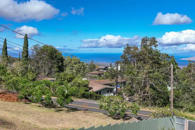 Listing Image for 1483 Lower Kimo Dr 7 of 9