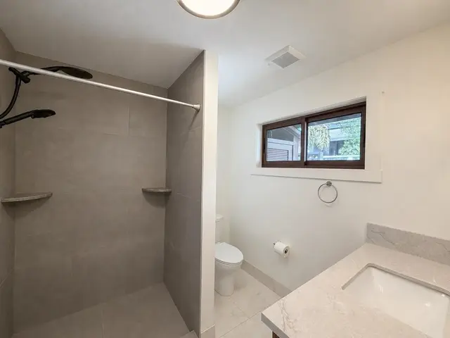 Listing Image for 277 Keonekai Rd 14 of 24