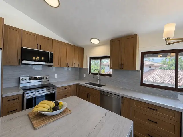 Listing Image for 277 Keonekai Rd 6 of 24