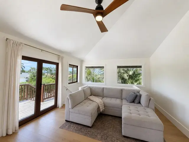 Listing Image for 277 Keonekai Rd 7 of 24