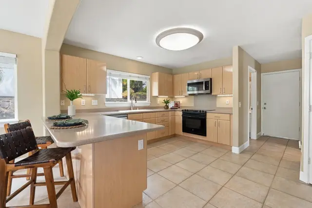 Listing Image for 7 Lanipo Pl 10 of 37