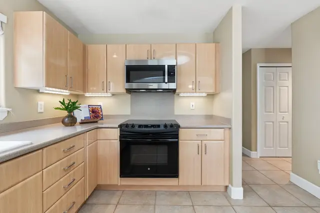 Listing Image for 7 Lanipo Pl 11 of 37