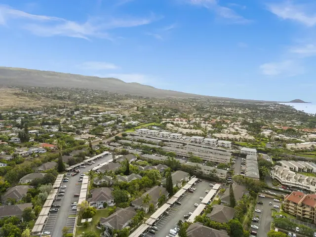 Listing Image for 160 Keonekai Rd 14-202 1 of 26