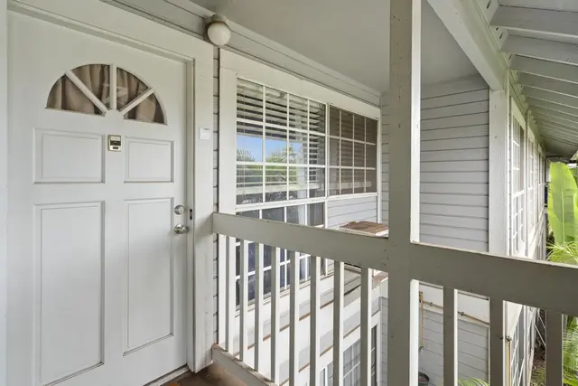 Listing Image for 160 Keonekai Rd 14-202 3 of 26