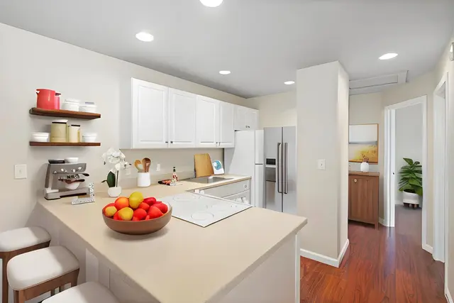 Listing Image for 160 Keonekai Rd 14-202 4 of 26