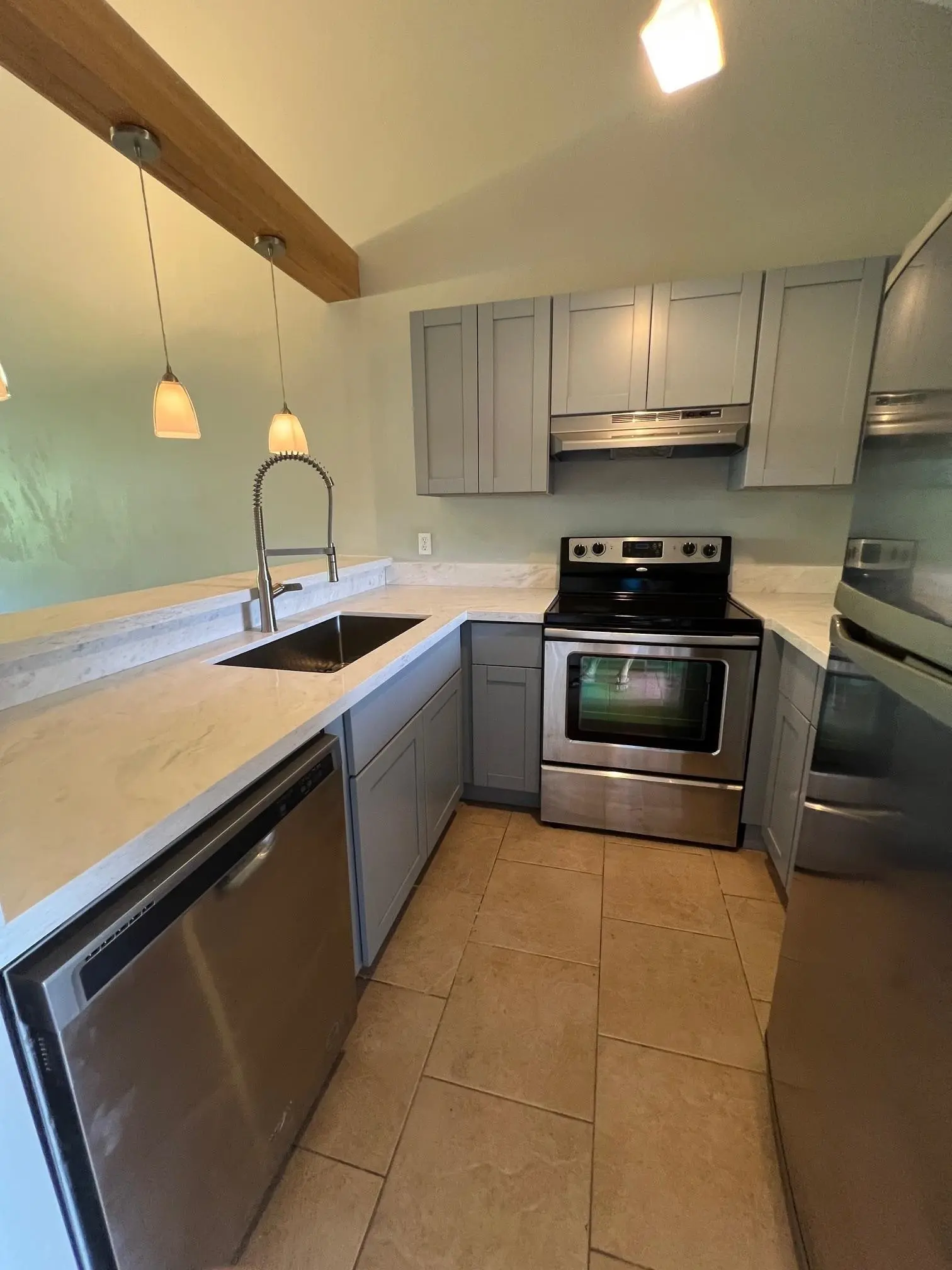 Photo of Listing #409290