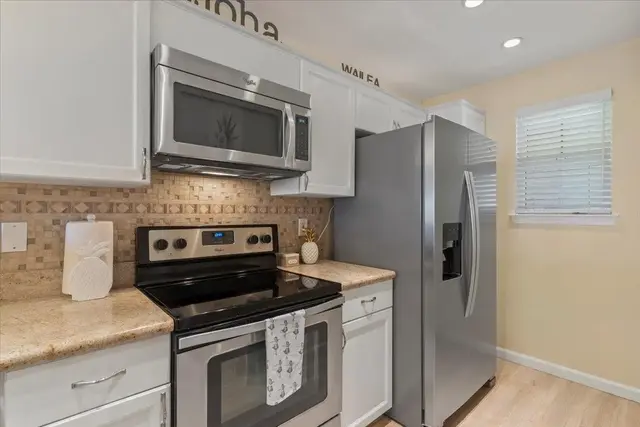 Listing Image for 3950 Kalai Waa St M-201 16 of 34
