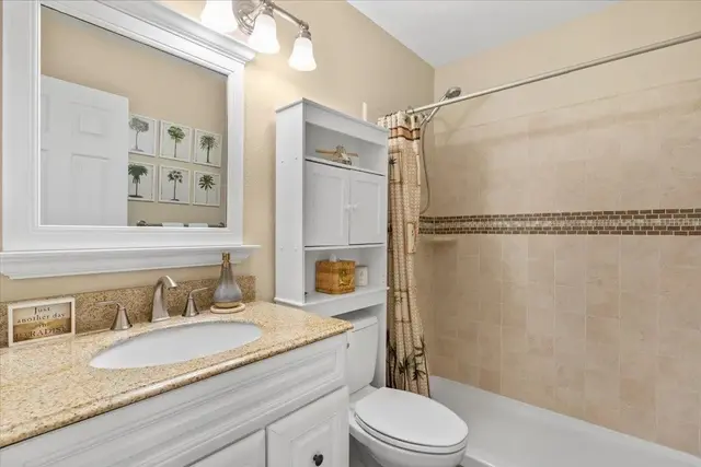 Listing Image for 3950 Kalai Waa St M-201 26 of 34