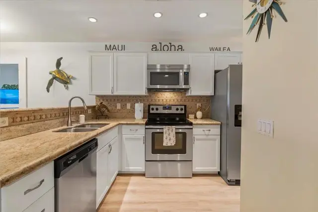 Listing Image for 3950 Kalai Waa St M-201 4 of 34