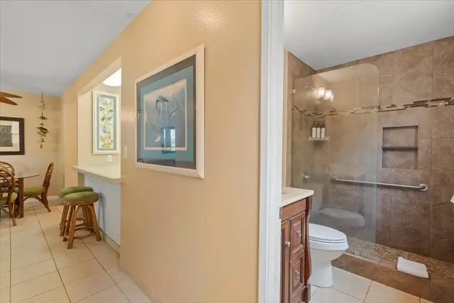 Listing Image for 280 Hauoli St B-17 30 of 38