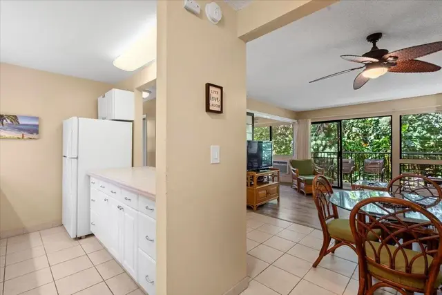 Listing Image for 280 Hauoli St B-17 4 of 38