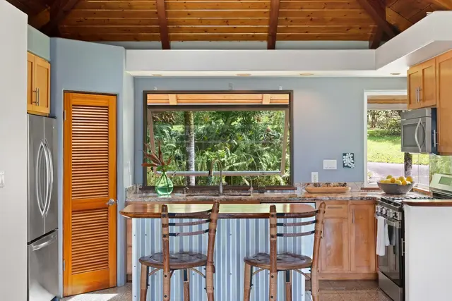 Listing Image for 237 Manawai Pl 13 of 50