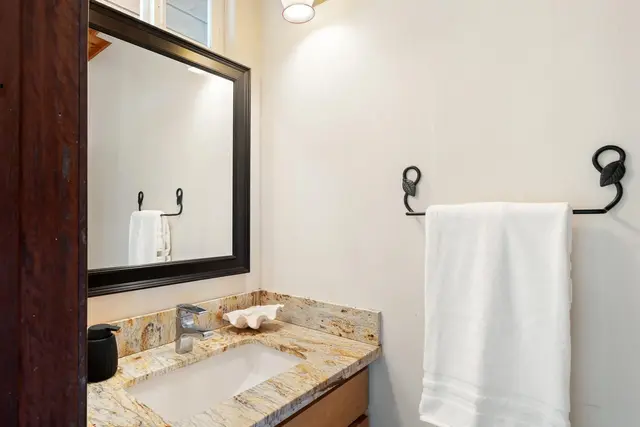 Listing Image for 237 Manawai Pl 30 of 50