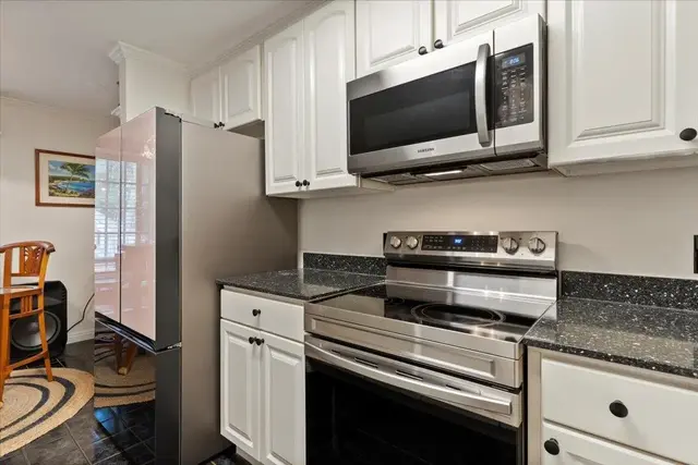 Listing Image for 140 Uwapo Rd 37-105 5 of 28