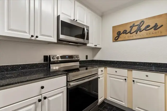 Listing Image for 140 Uwapo Rd 37-105 6 of 28
