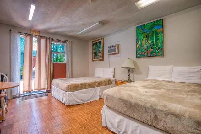 Listing Image for 160 N Market St 10 of 19