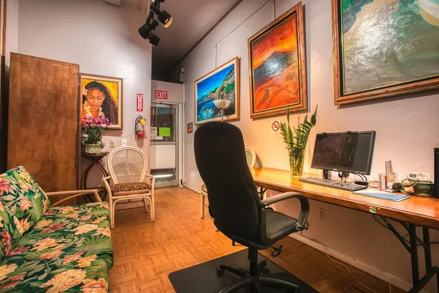 Listing Image for 160 N Market St 11 of 19