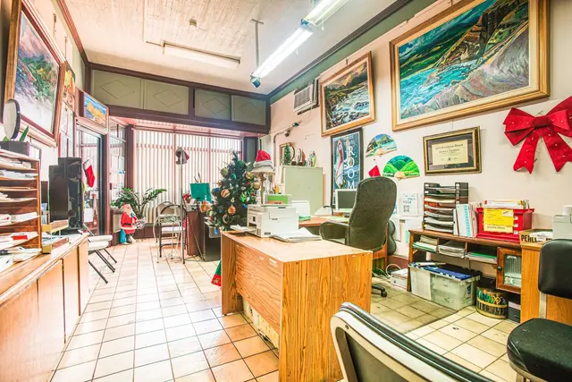 Listing Image for 160 N Market St 16 of 19