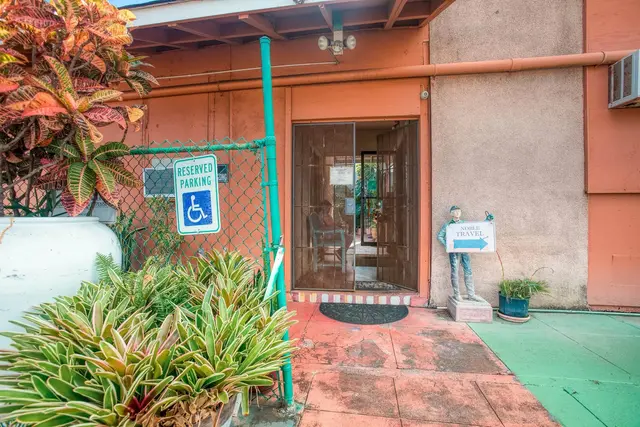 Listing Image for 160 N Market St 18 of 19