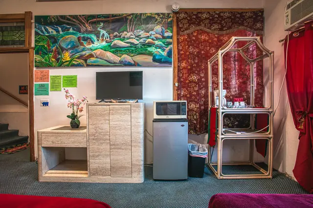 Listing Image for 160 N Market St 9 of 19