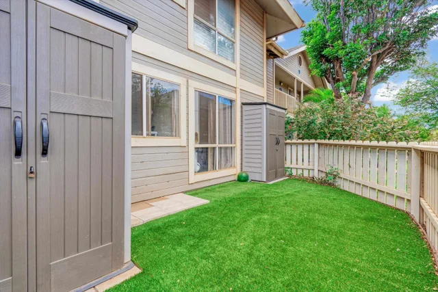 Listing Image for 140 Uwapo Rd 19-105 24 of 42