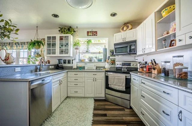 Listing Image for 55 Kuuhale Pl 1 of 42