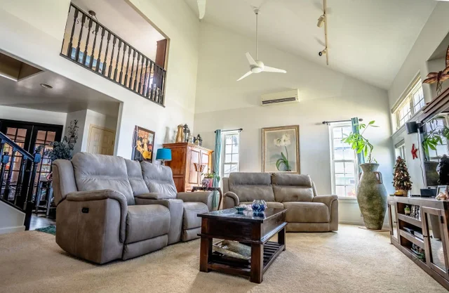 Listing Image for 55 Kuuhale Pl 12 of 42