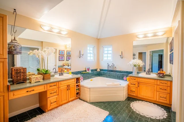 Listing Image for 55 Kuuhale Pl 21 of 42